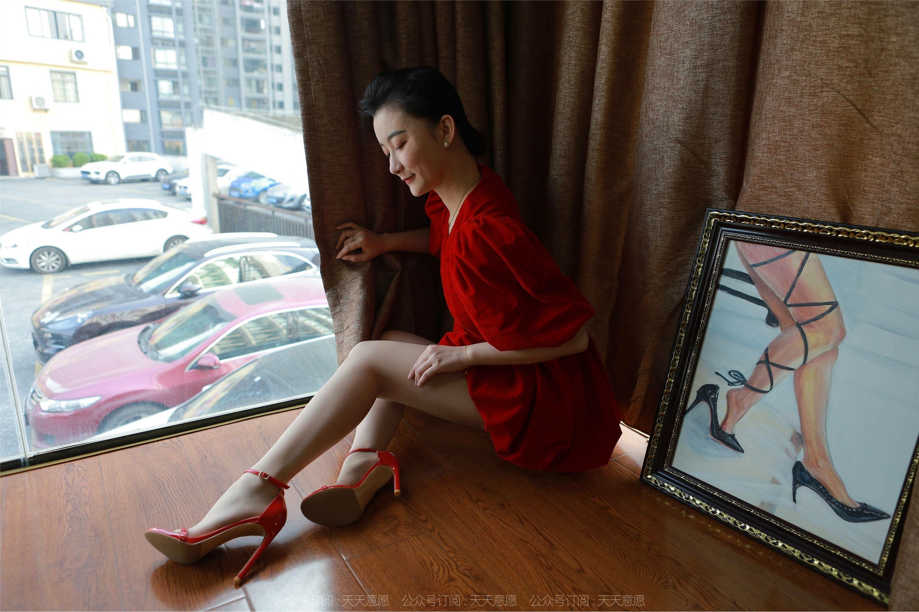 IESS异思趣向  2022.02.10 丝享家1001：秋秋《跨年夜性感红裙》